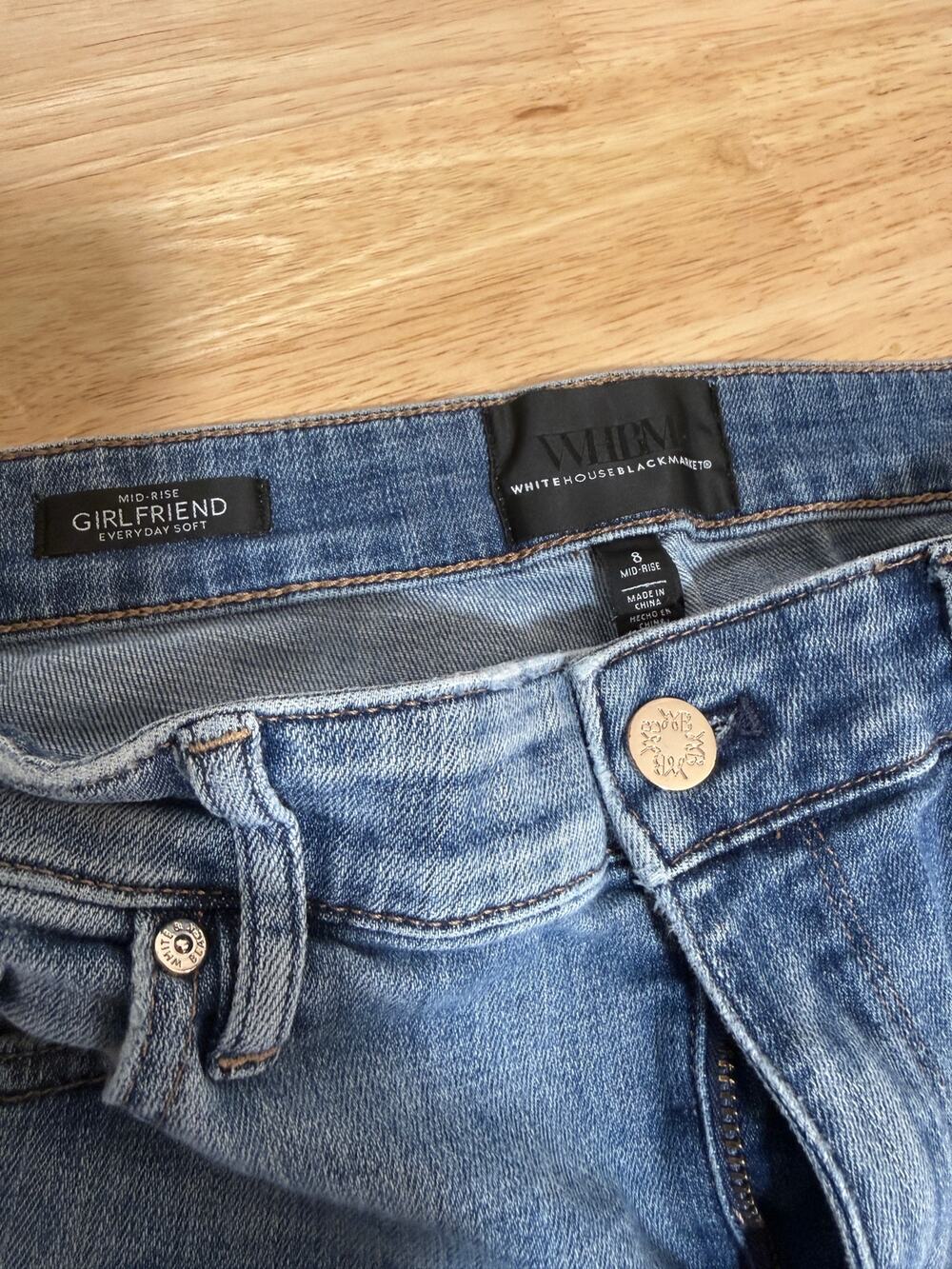 White House Black Market Girlfriend Jeans Size 8 Distressed Floral Patch Denim